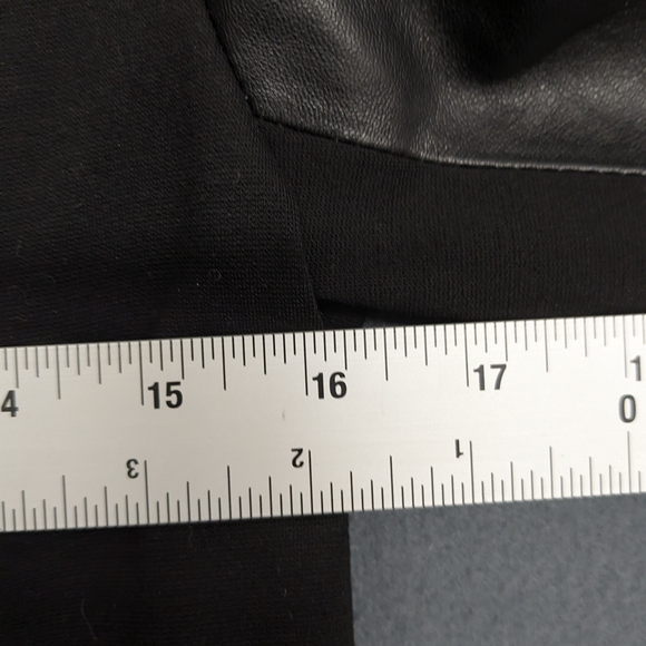 Vakko Black Women's Leather Jacket Size Medium - Picture 12 of 12